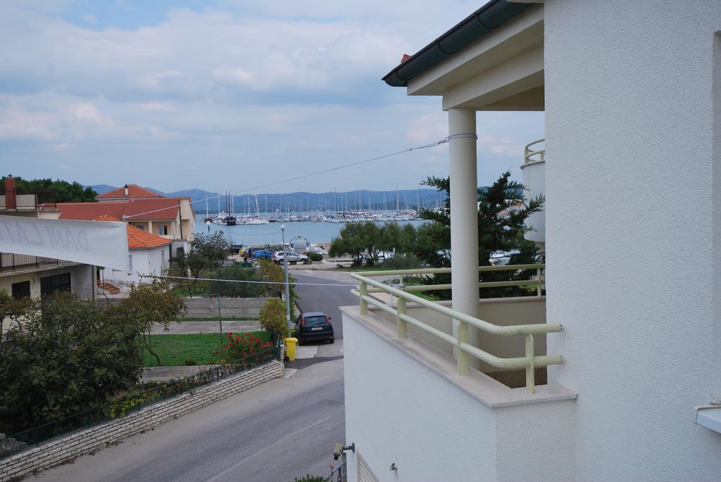 Nautica Apartments Betina  Ngoại thất bức ảnh