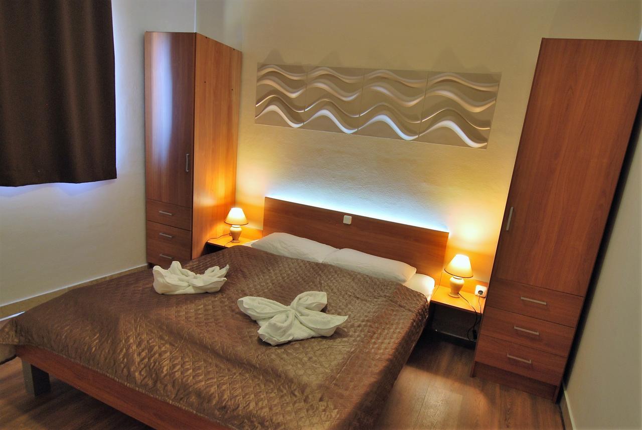 Nautica Apartments Betina  Ngoại thất bức ảnh