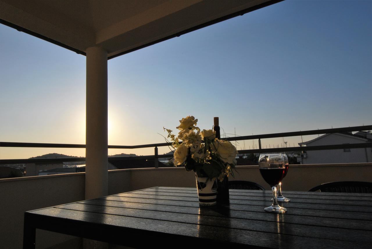 Nautica Apartments Betina  Ngoại thất bức ảnh