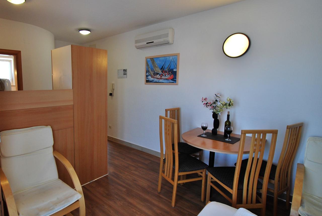 Nautica Apartments Betina  Ngoại thất bức ảnh