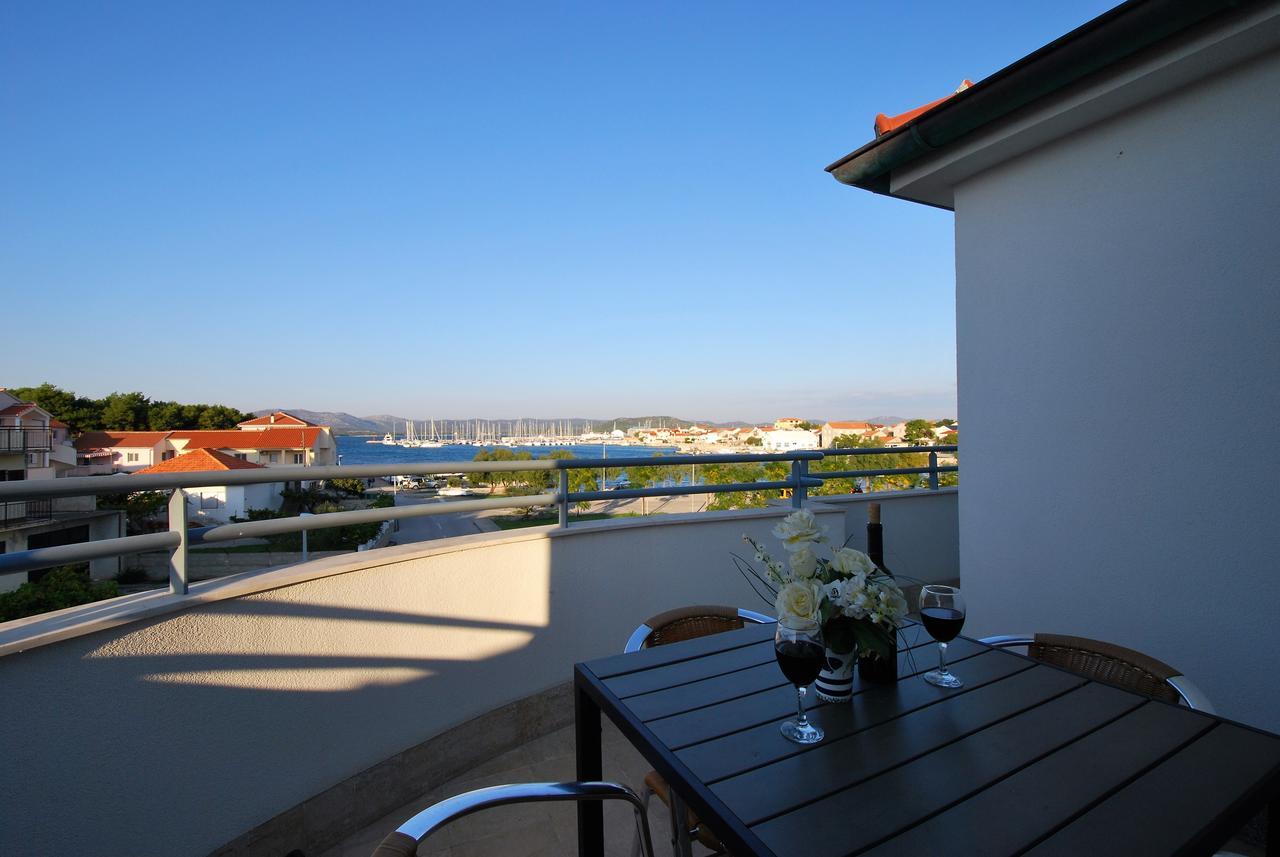 Nautica Apartments Betina  Ngoại thất bức ảnh