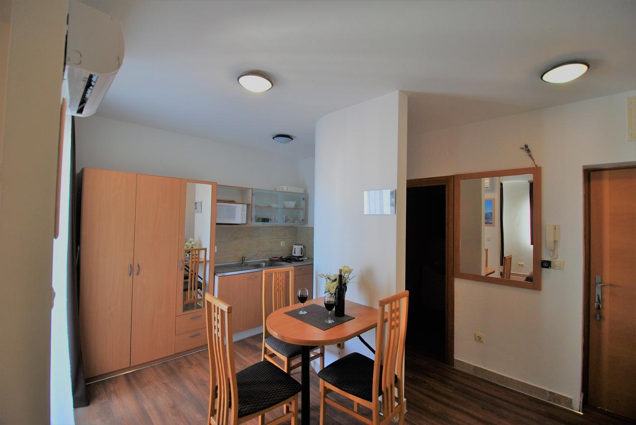 Nautica Apartments Betina  Ngoại thất bức ảnh