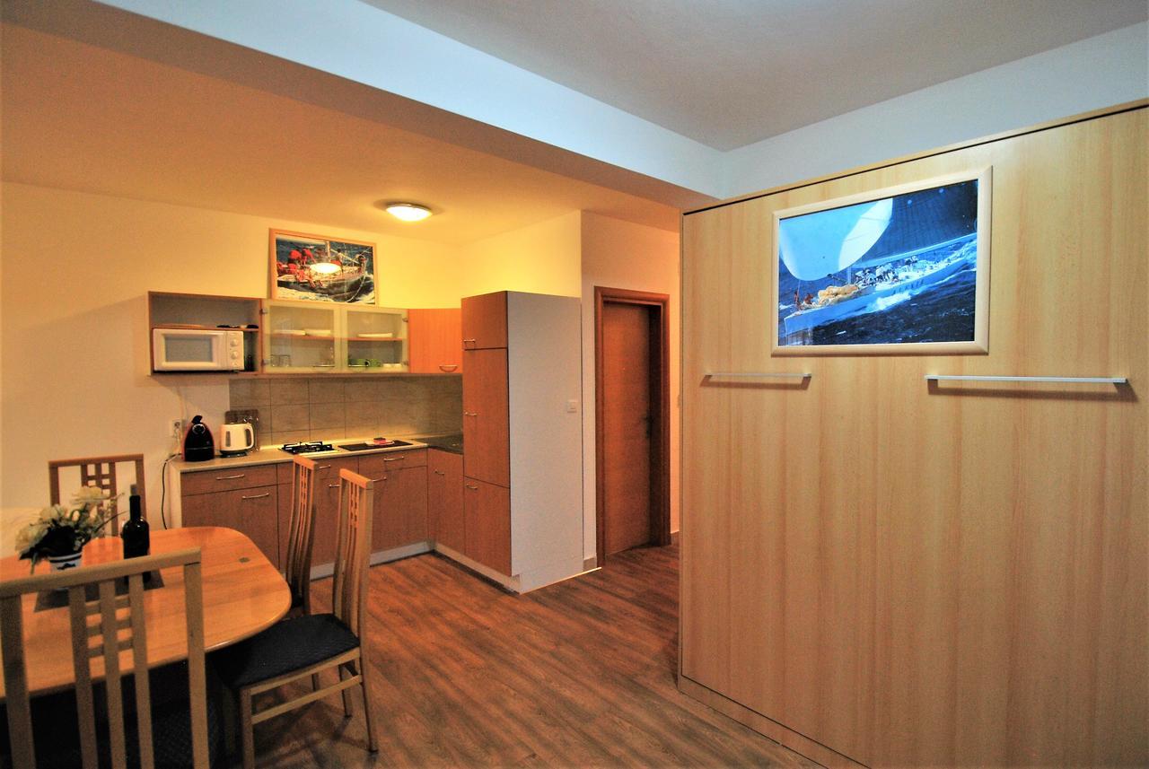 Nautica Apartments Betina  Ngoại thất bức ảnh