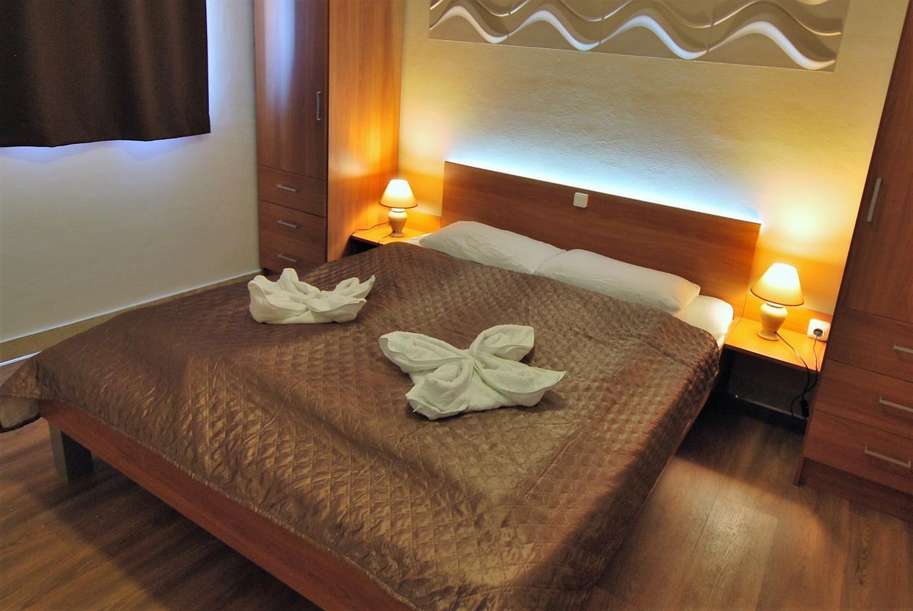 Nautica Apartments Betina  Ngoại thất bức ảnh