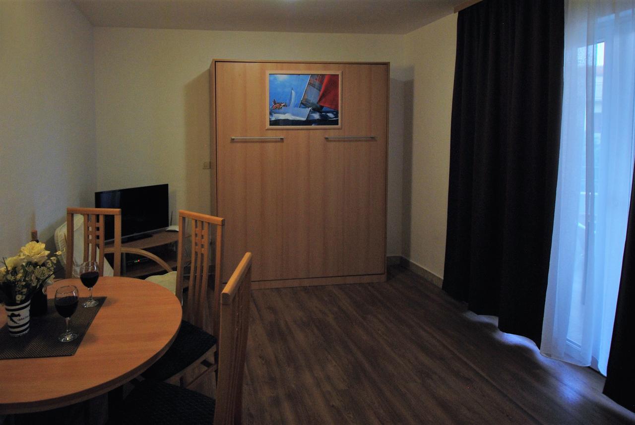 Nautica Apartments Betina  Ngoại thất bức ảnh
