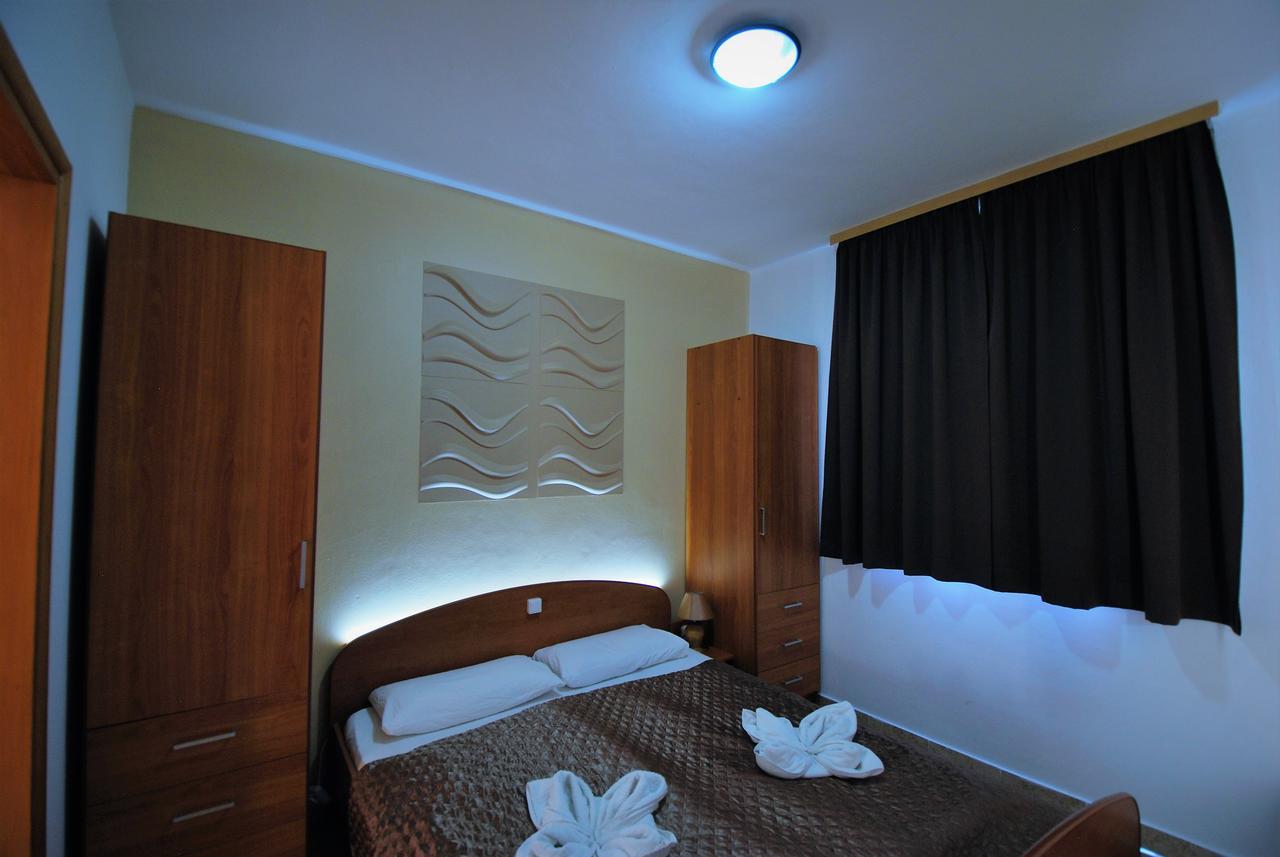 Nautica Apartments Betina  Ngoại thất bức ảnh
