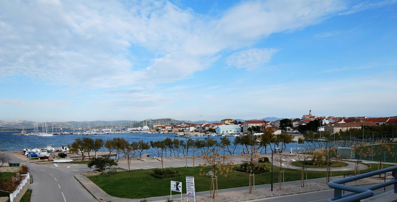 Nautica Apartments Betina  Ngoại thất bức ảnh